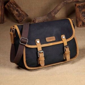 VASCHY Vintage Black and Tan Men’s Small Messenger Bag